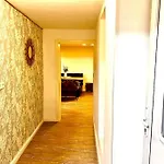 Nahe Kiel, 4 Betten, 2 Schlafzimmer Parkplatz, Terrasse, 3km Zum Daire