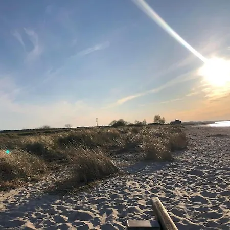 Nahe Kiel, 4 Betten, 2 Schlafzimmer Parkplatz, Terrasse, 3km Zum *