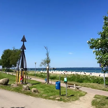 Nahe Kiel, 4 Betten, 2 Schlafzimmer Parkplatz, Terrasse, 3km Zum * Osdorf