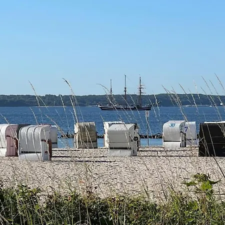 Nahe Kiel, 4 Betten, 2 Schlafzimmer Parkplatz, Terrasse, 3km Zum *